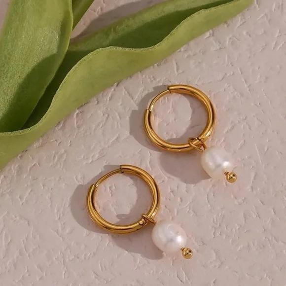New 18K Gold Fresh Water Pearl Hoop Earrings, NICE EARRINGS, CUTE EARRINGS - Picture 5 of 7